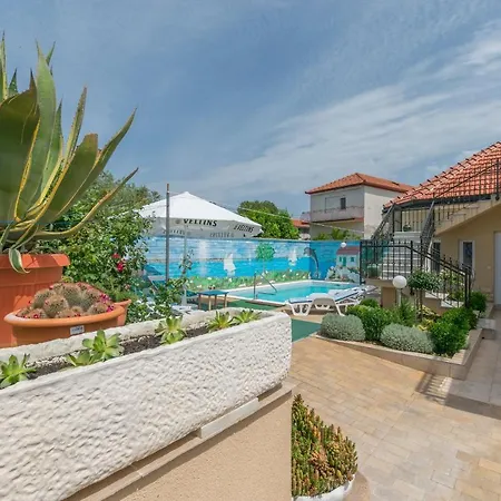 House Vila Rosales Ferienhaus *